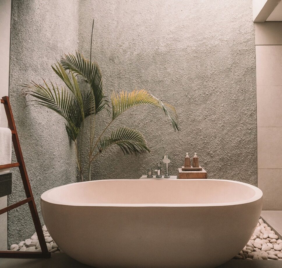 Water – Rainforest Mist with Essential Oils, Senses Mood Shower, Saunas & Cold Plunge, Quartz Crystal Bath : The Dance of Fluidity